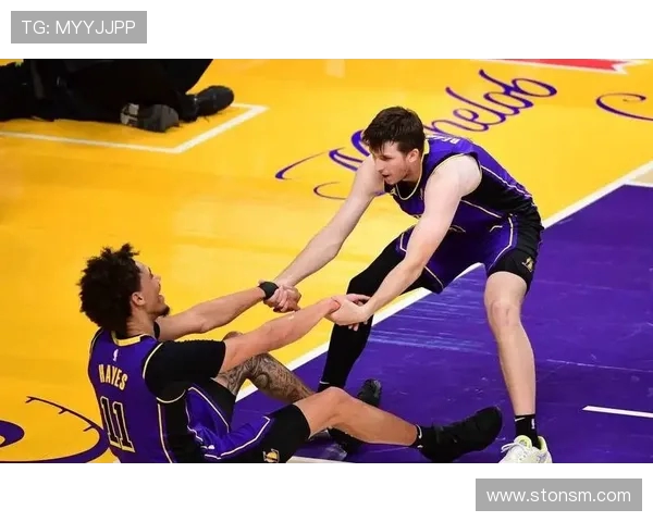 抵押 11 栋公寓换湖人，46 年套现百亿：巴斯家族的资本魔术(2)