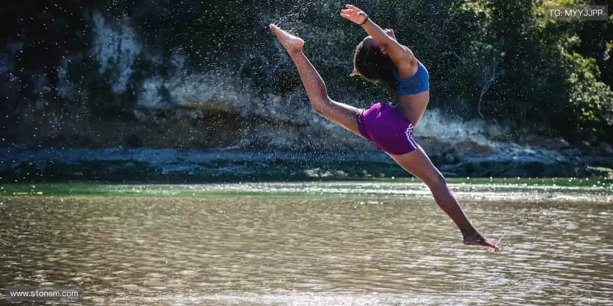 🎮 实时弹幕，互动不停！边看边聊，你的声音让直播更有温度！